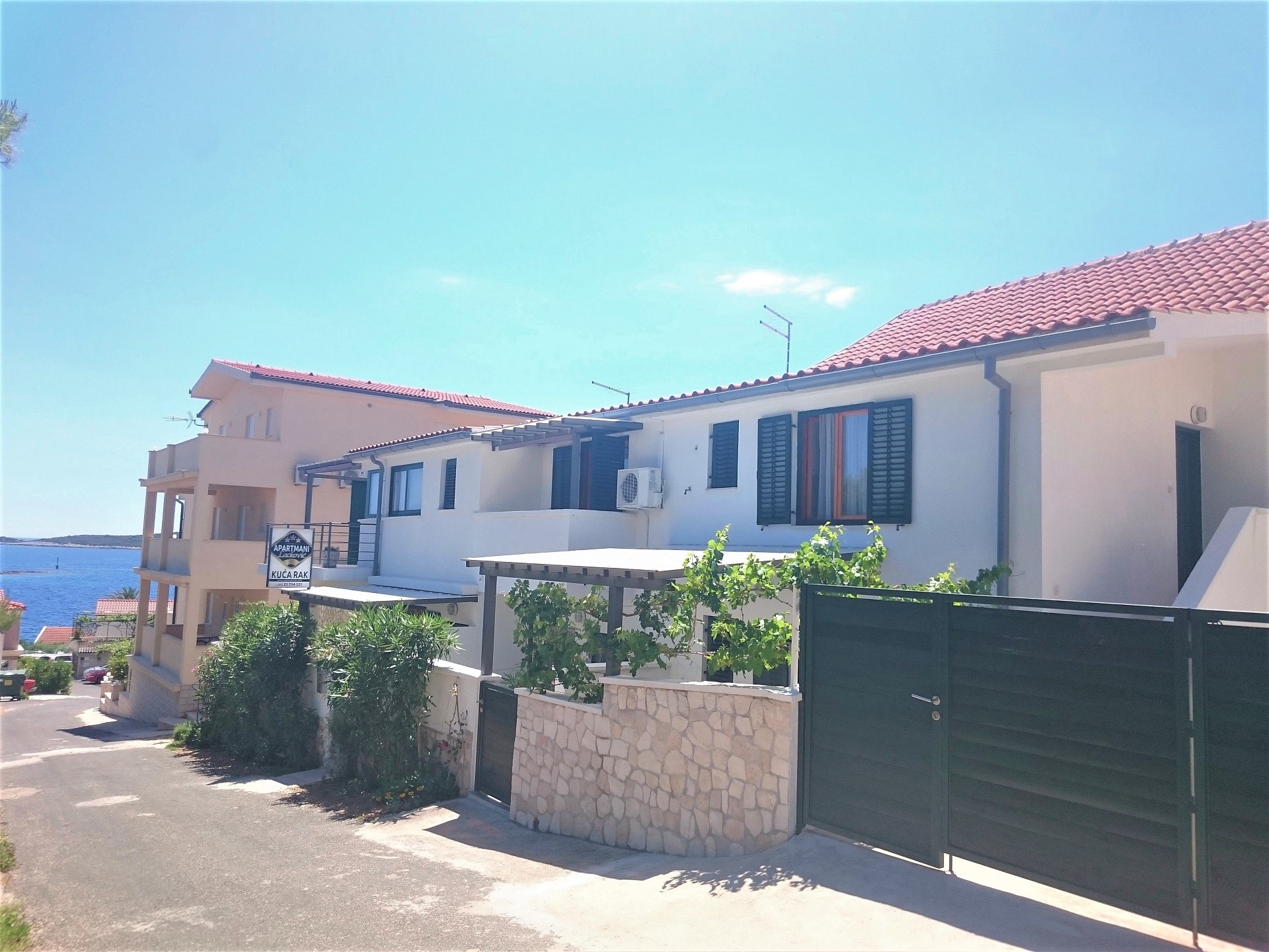 Apartment Rak 3 - House Rak, Vis